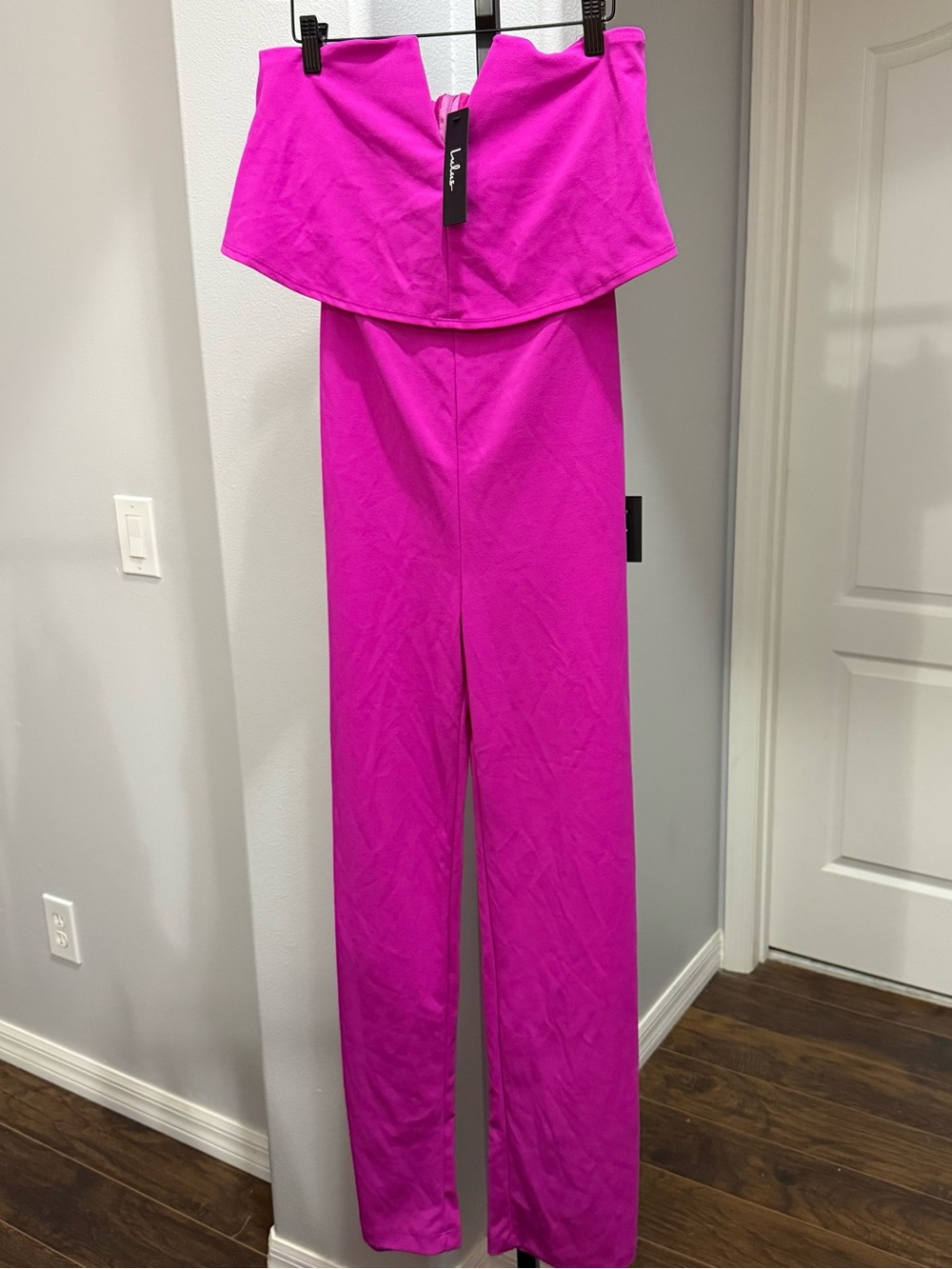 Barbie like Lulu’s Power of Love Bright Magenta Strapless Jumpsuit size X-Large - Picture 2 of 9